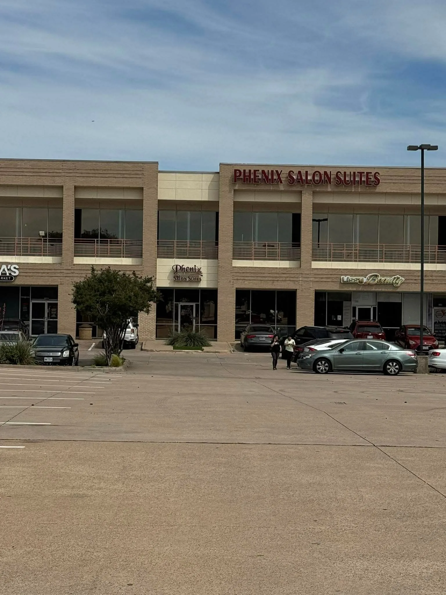 Arrival view outside the Midway Road location