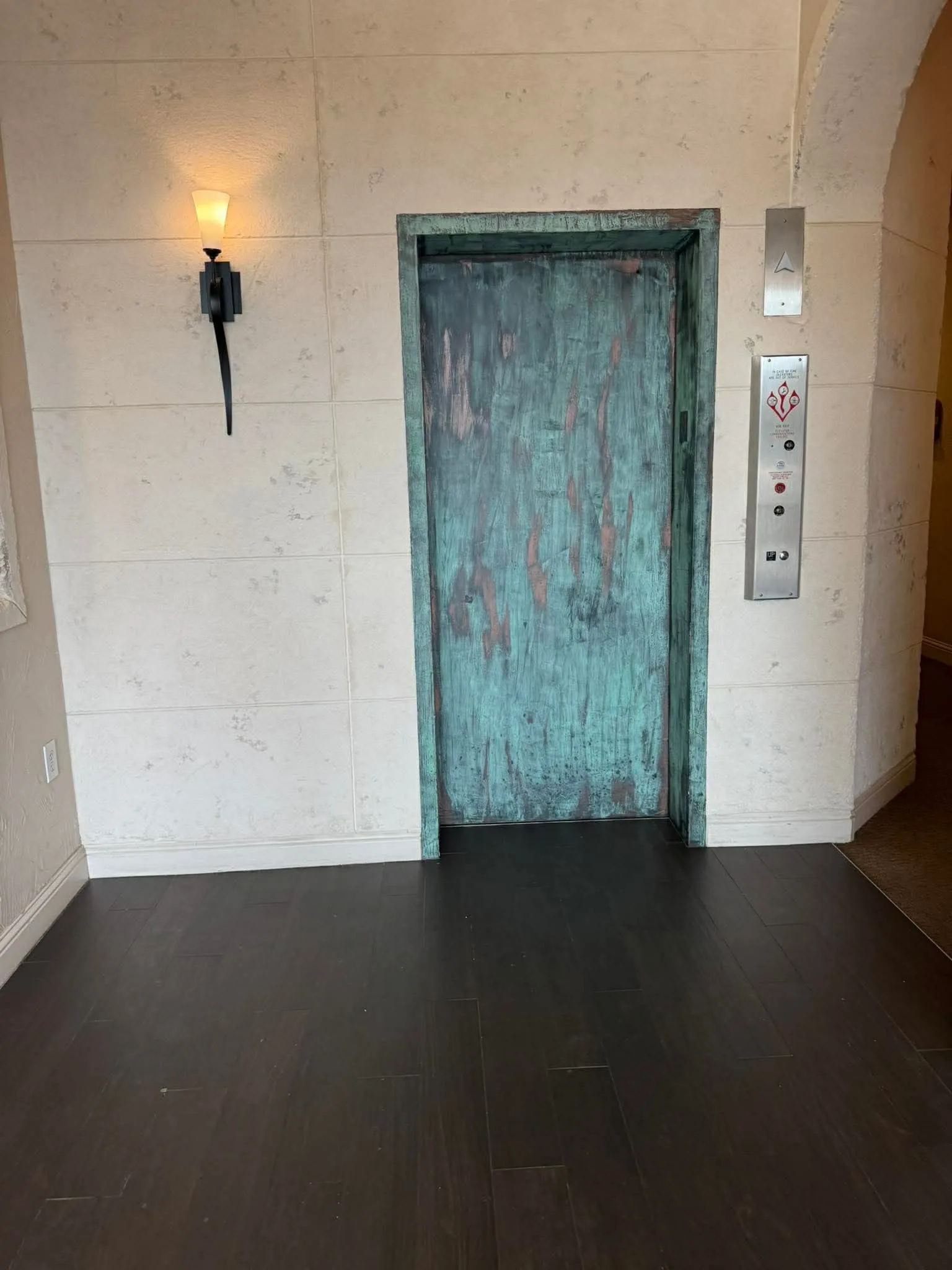 Hallway route toward the massage studio